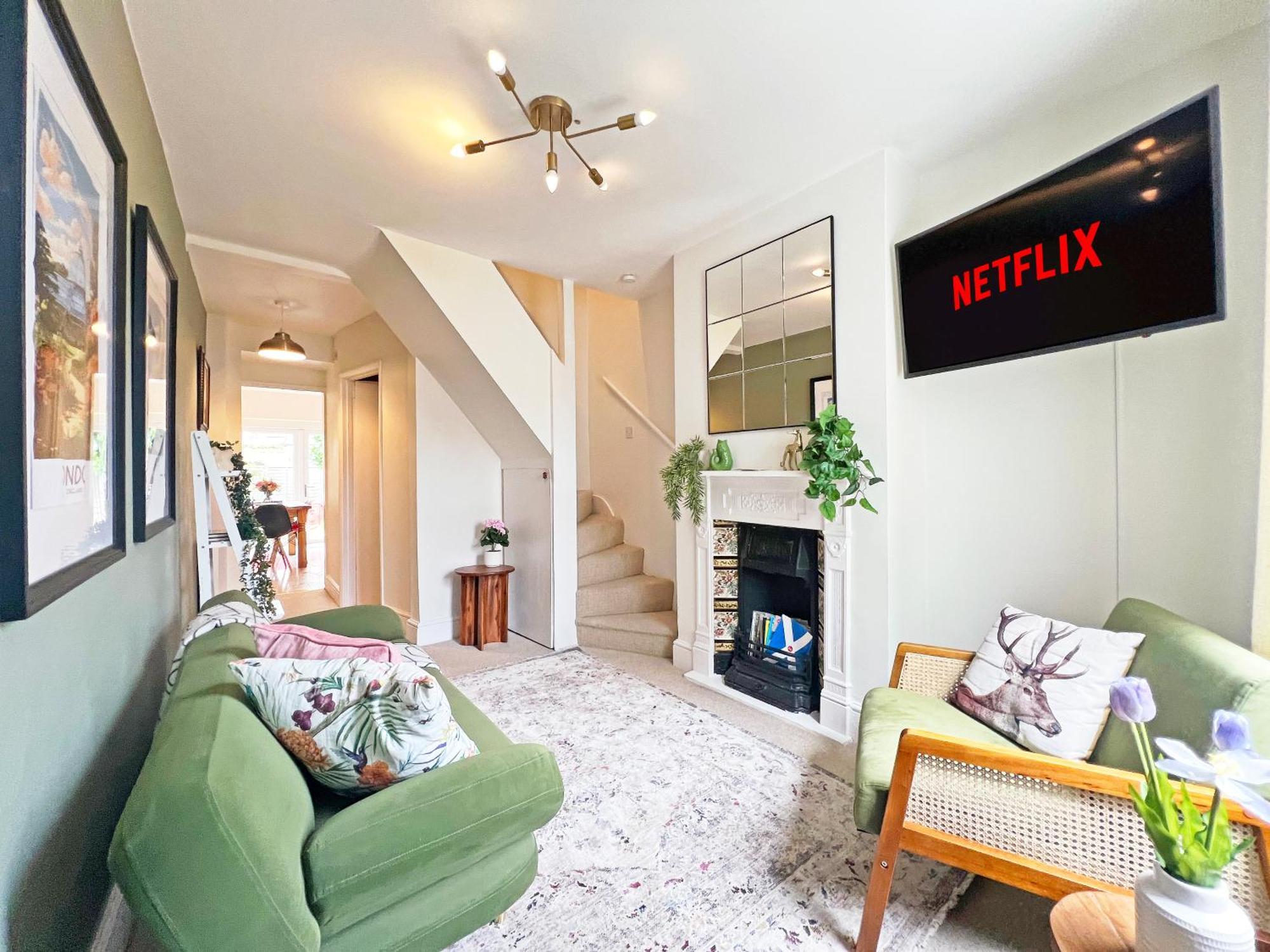 Charming Central Windsor 2 Bed Cottage Free Residents Parking And Private Garden Legoland Ascot Windsor Castle Thorpe Park Heathrow Airport المظهر الخارجي الصورة